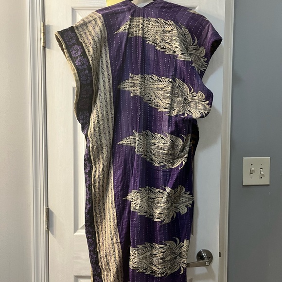 Kantha Bae Ruana - Picture 2 of 4